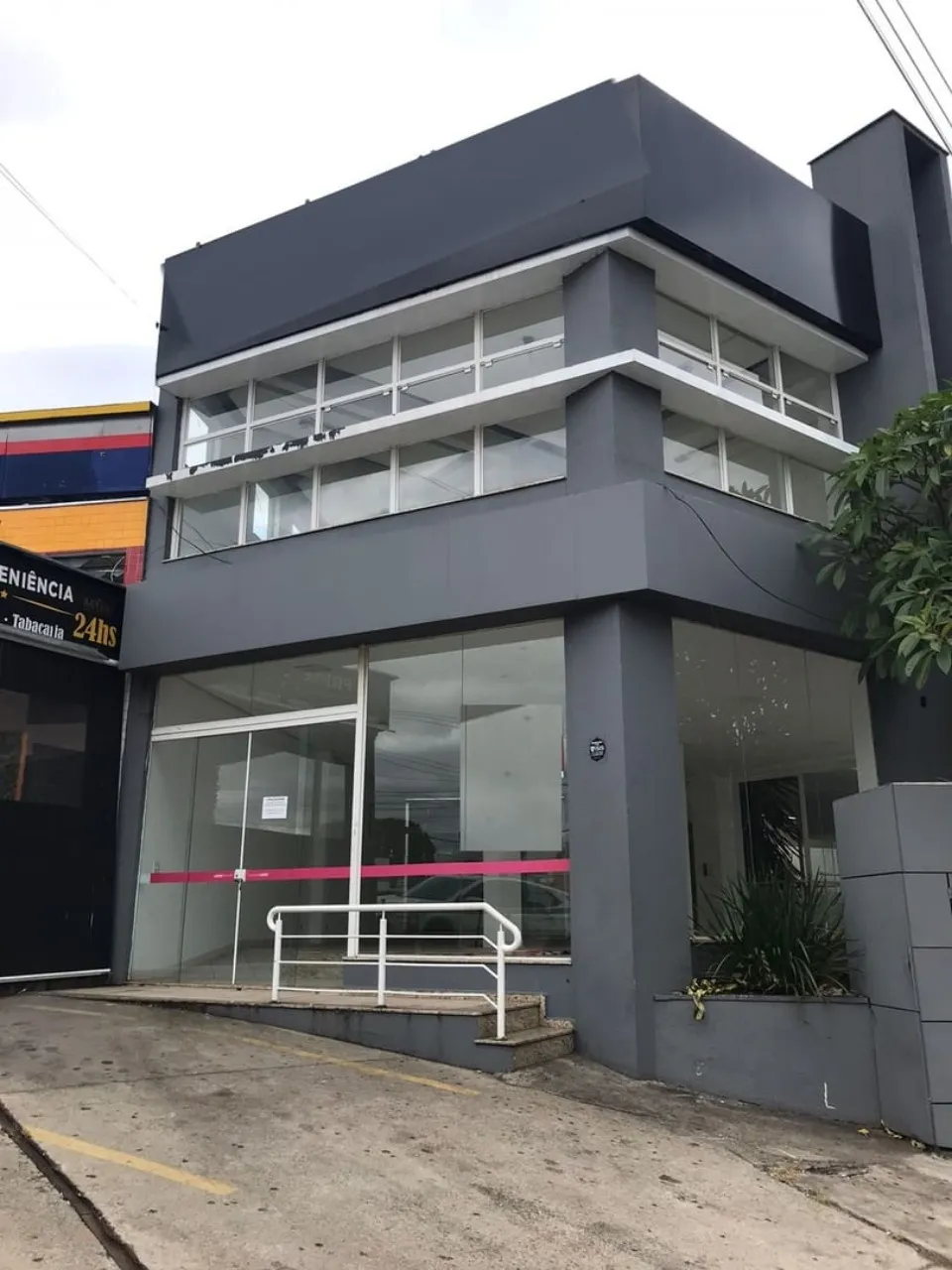 Imagem Oportunidade única: Salão Comercial de alto padrão no Jardim Europa, Sorocaba-SP - 4 salas, 9 banheiros, 8 vagas de garagem, 785,81 m².