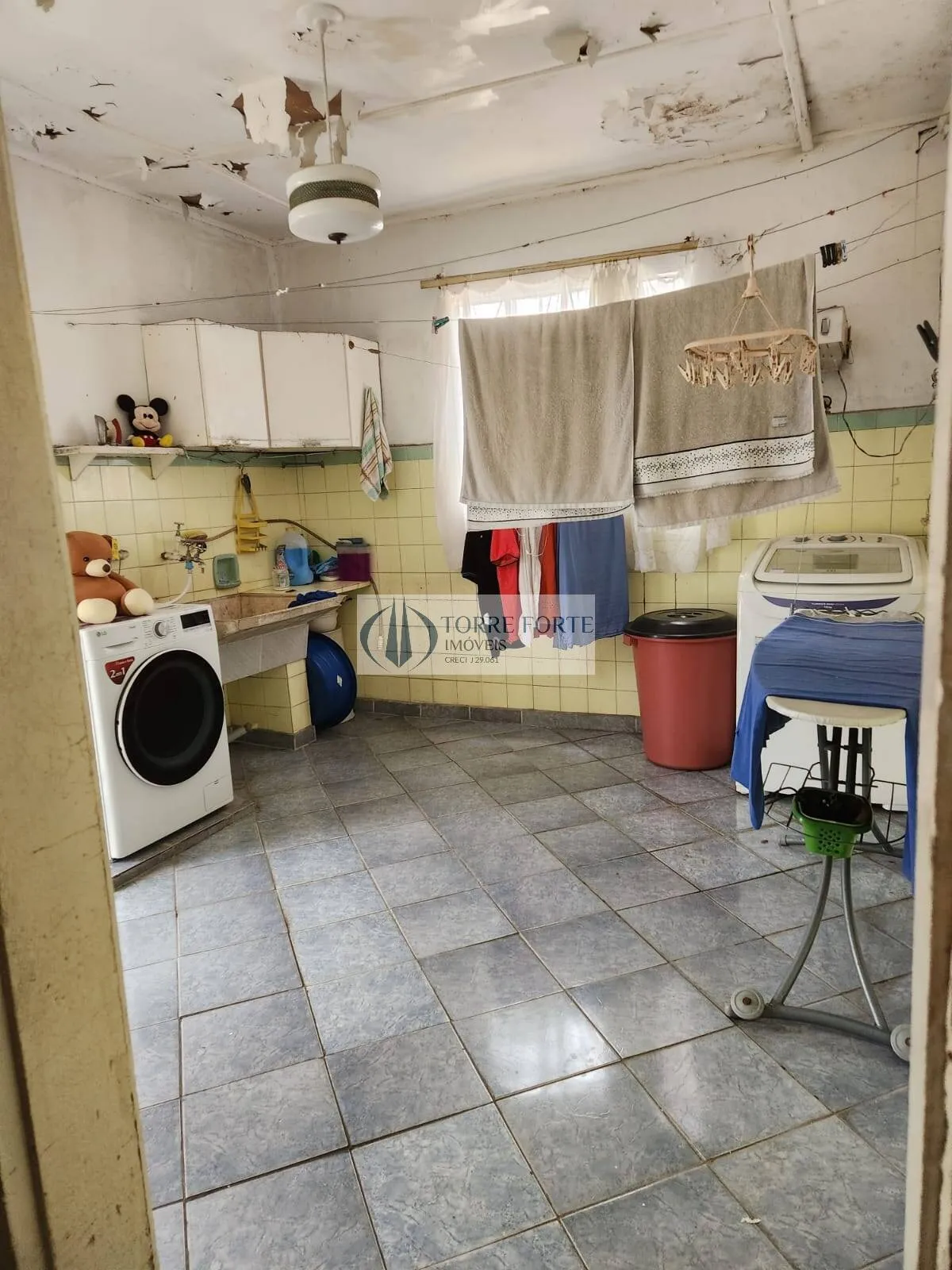 Imagem Casa 3 dormitórios 1 banheiro e 3 vagas na Vila Bela aceita permuta