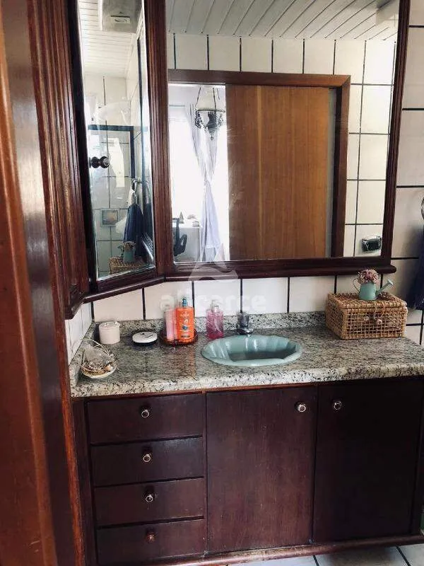 Imagem Apartamento à venda com 3 quartos 1 suíte, 85m² em Centro Florianópolis