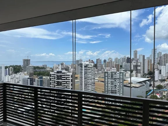 Imagem A 5ª Avenida Imóveis selecionou essa exclusiva unidade de Repasse, no Morro Ipiranga Residence: 4 suítes, andar altíssimo, melhor prumada vista mar