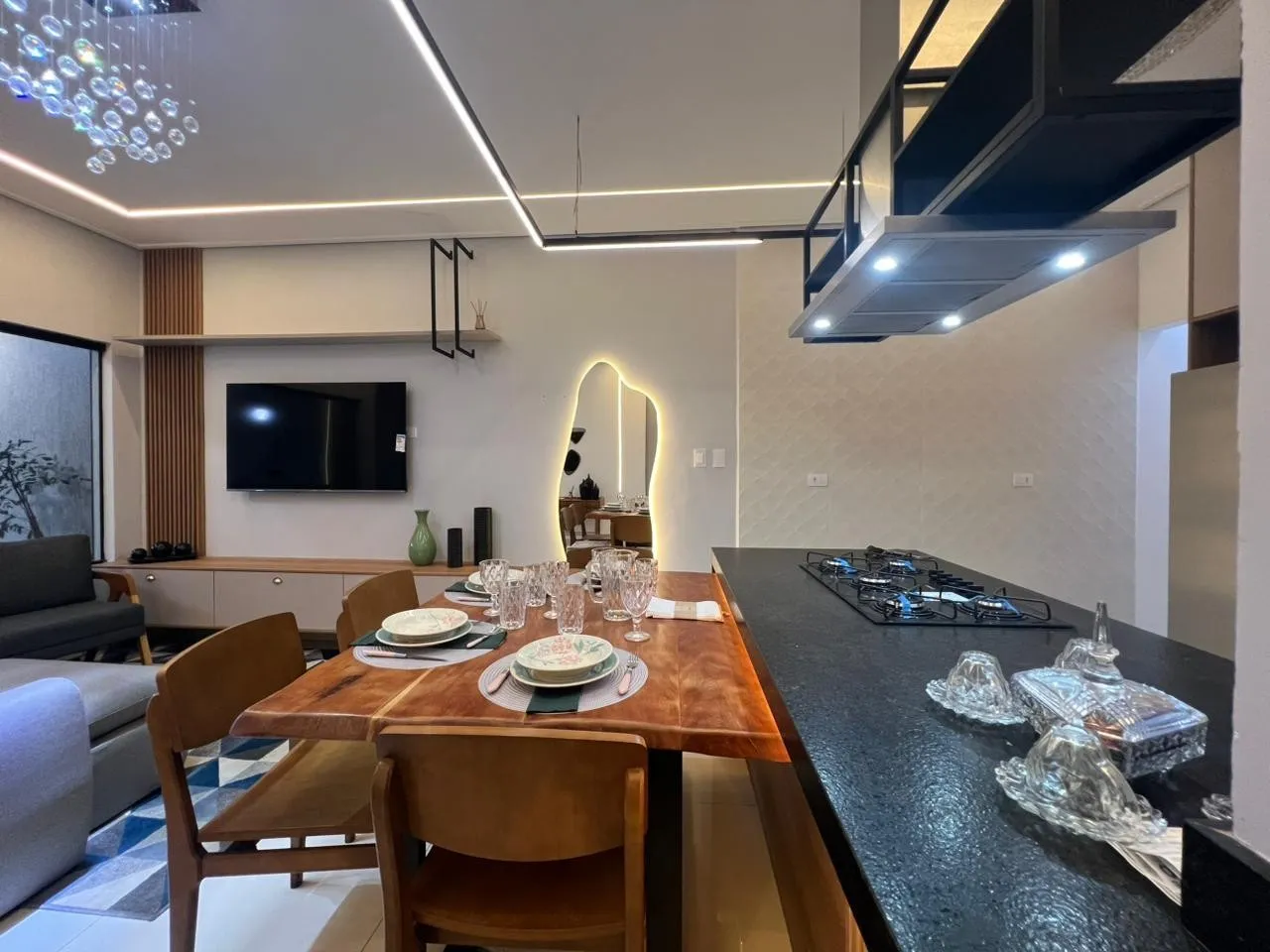Imagem Casa para Venda em Praia Grande, Caiçara, 3 dormitórios, 2 suítes, 2 banheiros, 2 vagas