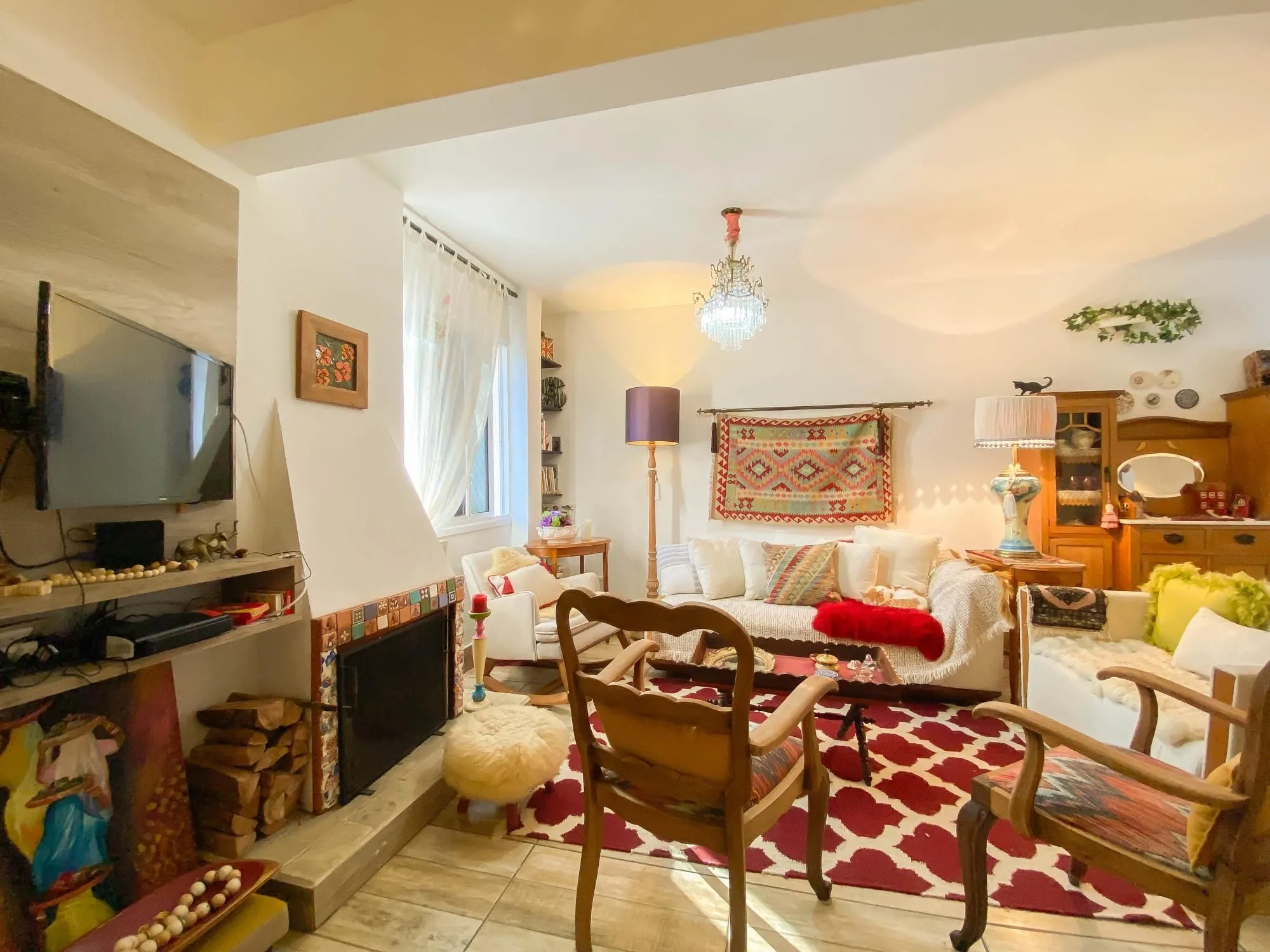 Imagem Casa semi-mobiliada à venda em condomínio fechado com 3 dormitórios e suíte