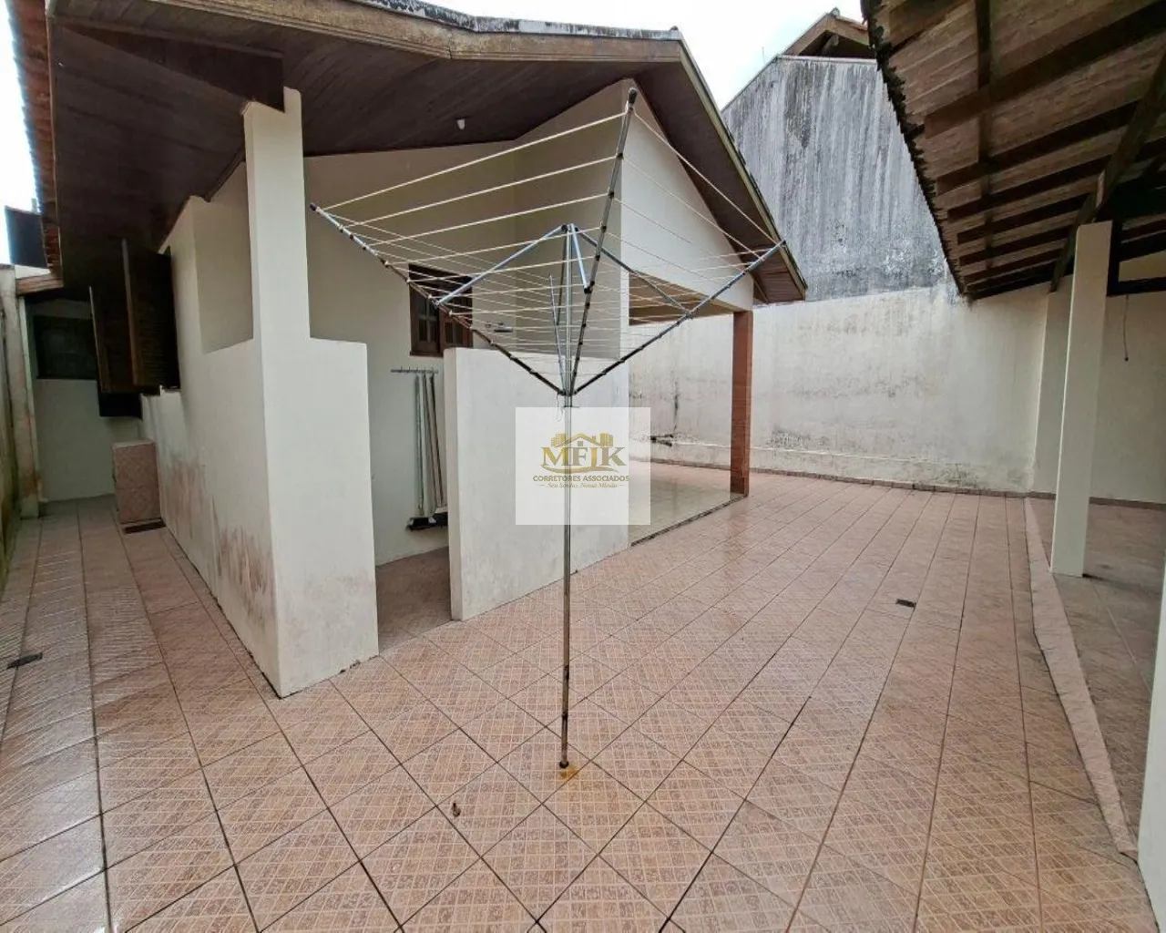 Imagem Casa com 4 quartos à venda no Atami