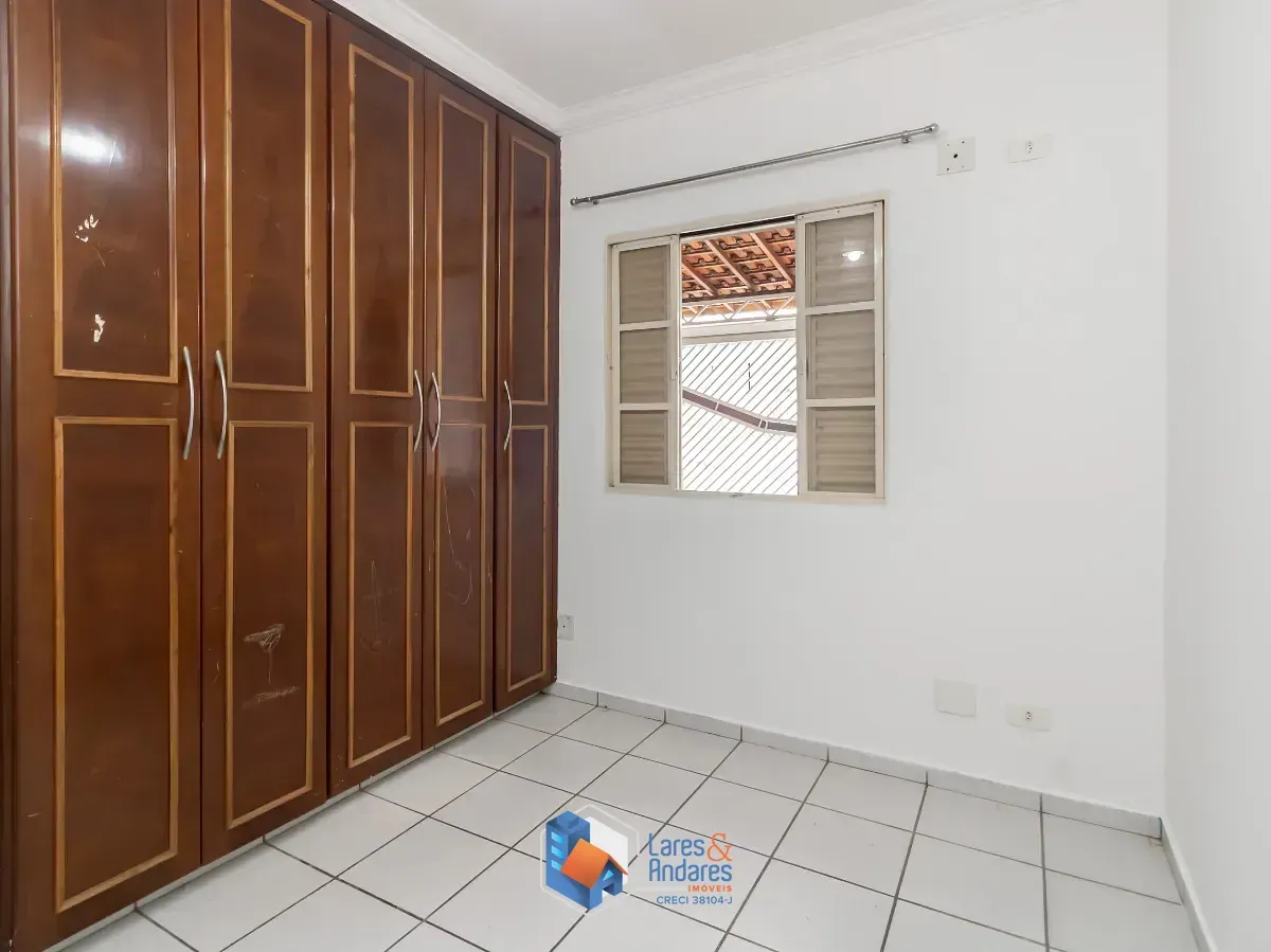 Imagem Casa para venda em Parque Maria Domitila com 5 quartos, sendo 2 suítes, 310m²