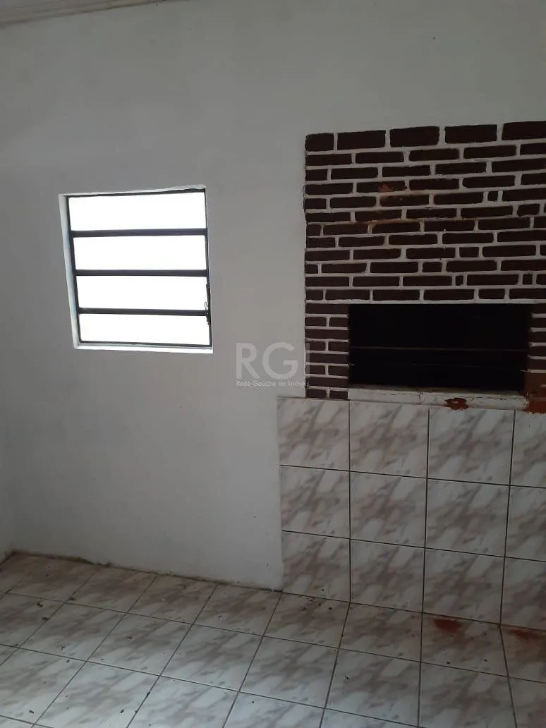 Imagem Casa para Venda - 80m², 2 dormitórios, 3 vagas - Belém Novo