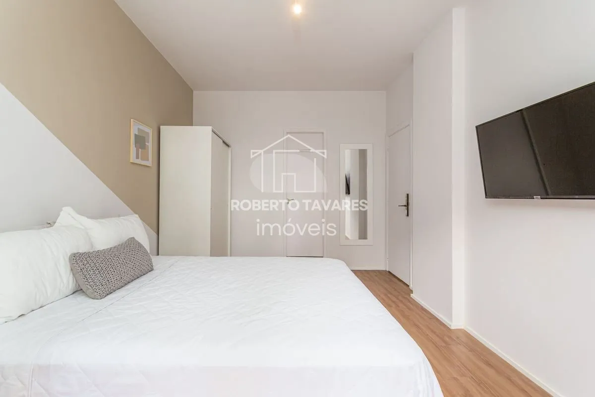 Imagem Apartamento Mobiliado e totalmente Reformado! 145 m2 úteis 5dts e 3 suítes, cozinha aberta para sala - Está a duas quadras da Av. Paulista.