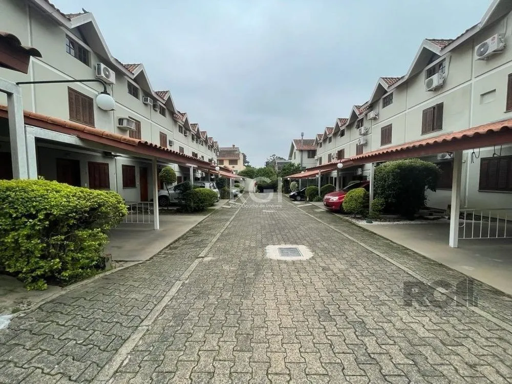 Imagem Casa em condomínio fechado com 94m2, 3 dormitórios no bairro Camaquã.