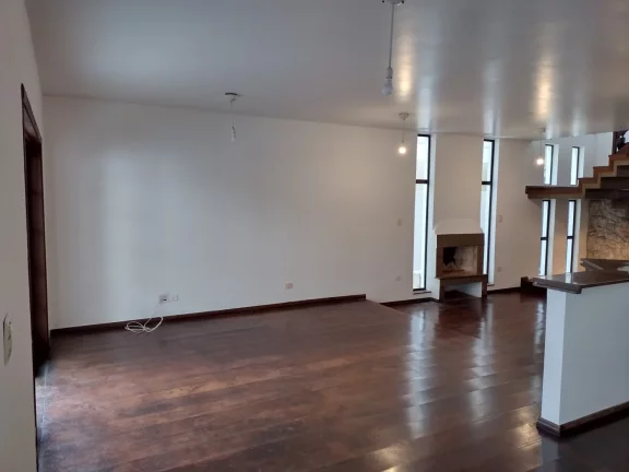 Imagem Casa em Condomínio para Locação em Santana de Parnaíba / SP no bairro Alphaville