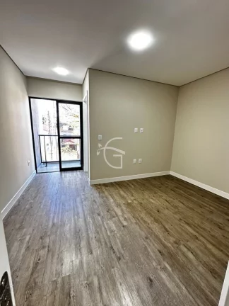 Imagem Casa Geminada à venda no Bairro Santo Antônio, por 650 mil