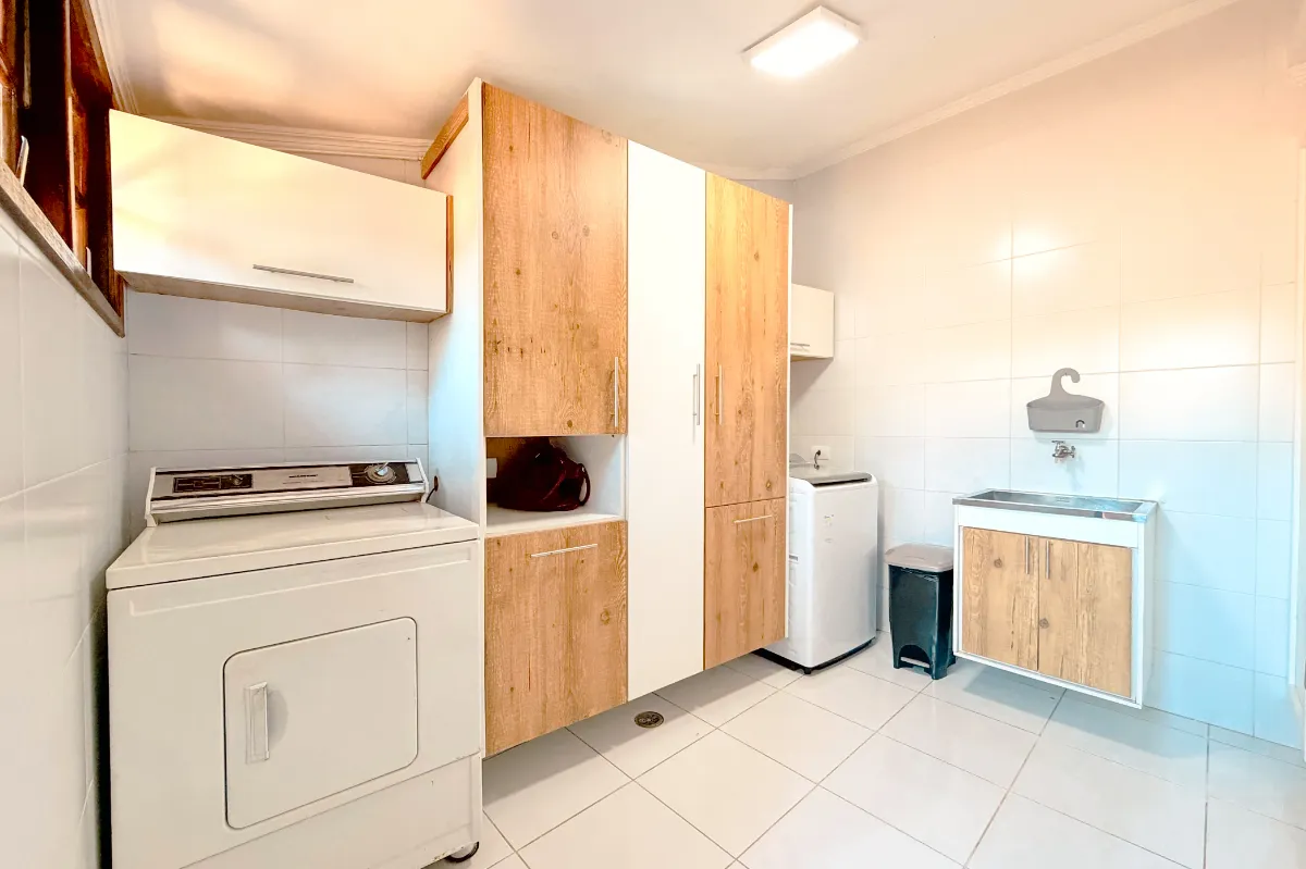 Imagem Sobrado para venda em Represa com 4 quartos, sendo 4 suítes, 297m2