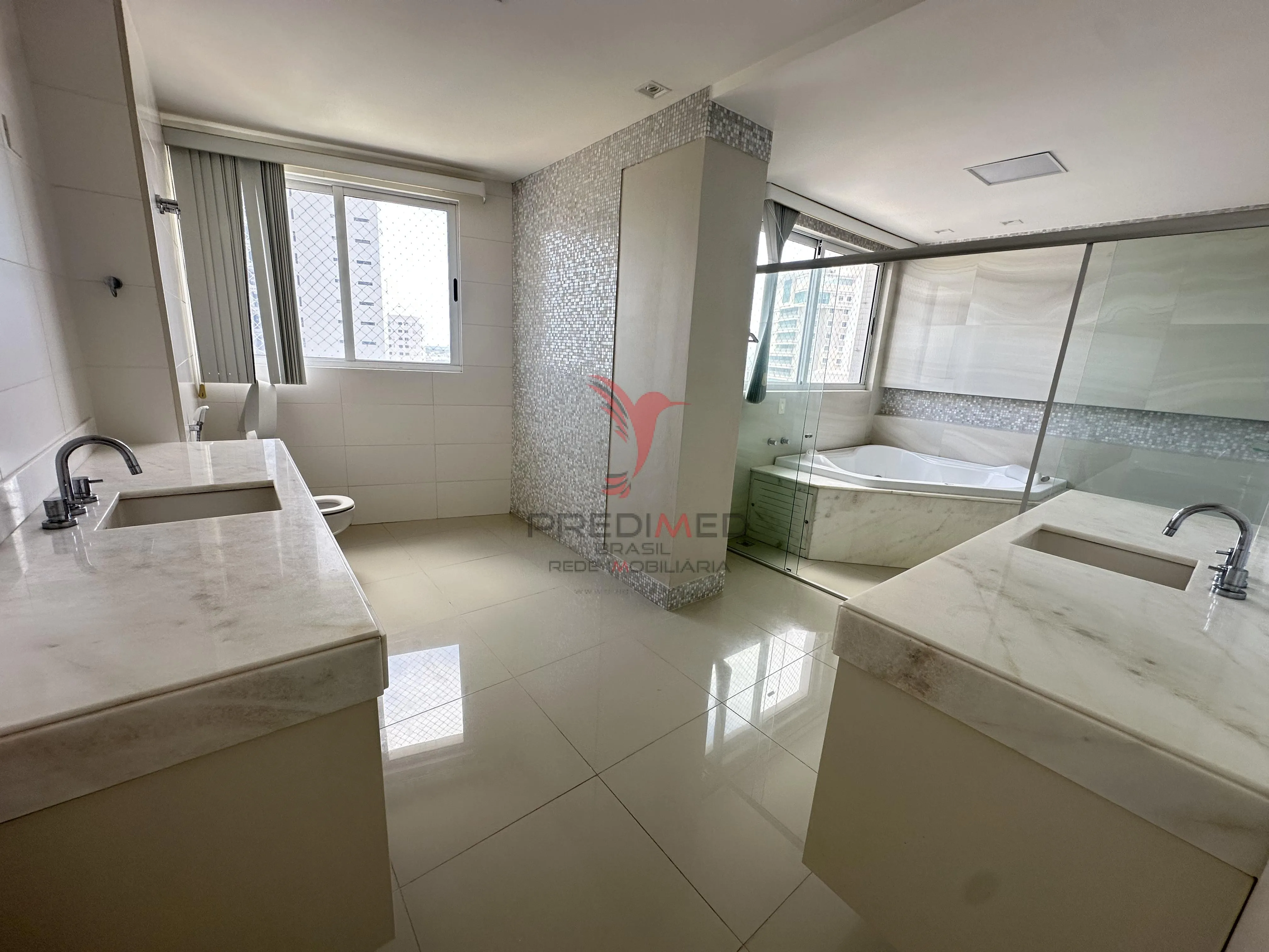 Imagem Vende-se apartamento de luxo, com vista definitiva, no Altiplano de Cabo Branco