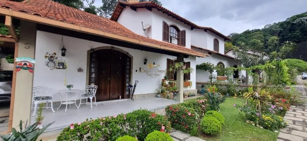 Imagem Casa em Condomínio para Venda em Teresópolis / RJ no bairro Várzea