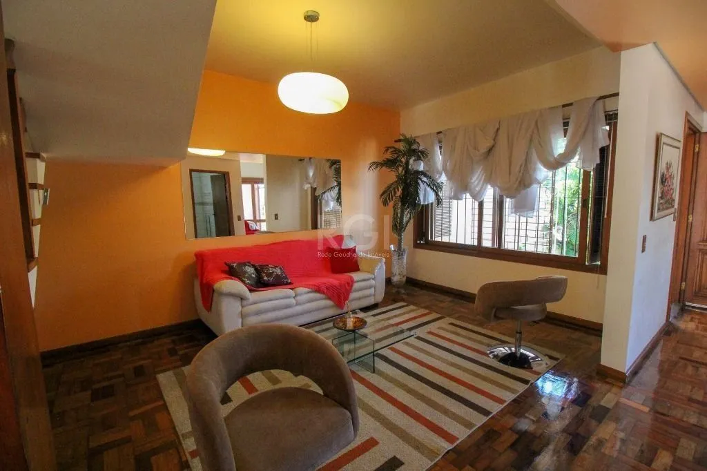 Imagem Casa Com 4 dormitórios para Comprar , 350 m²- Chácara das Pedras - Porto Alegre