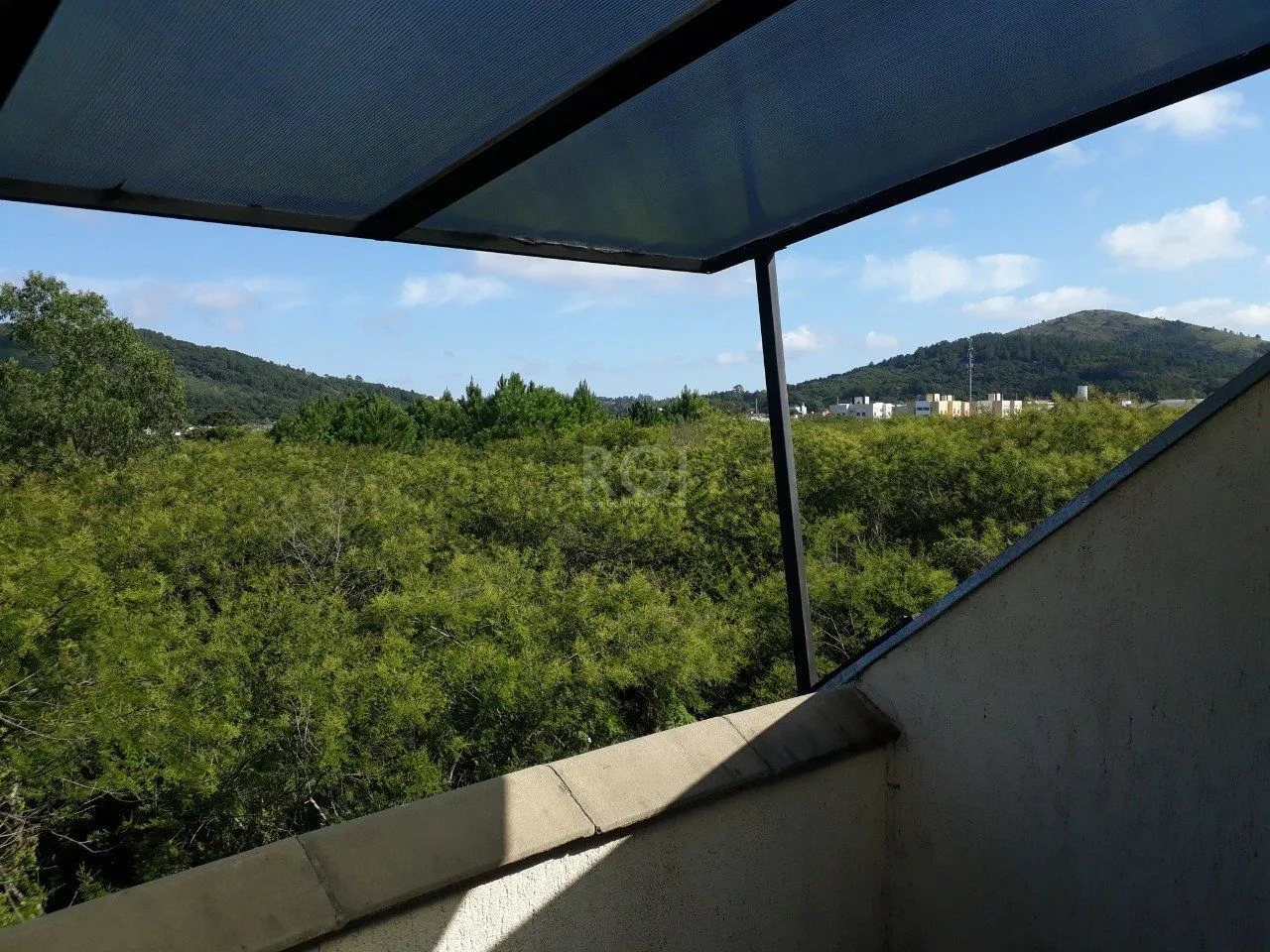 Imagem Casa para Venda - 272m², 3 dormitórios, sendo 1 suítes, 2 vagas - Hípica