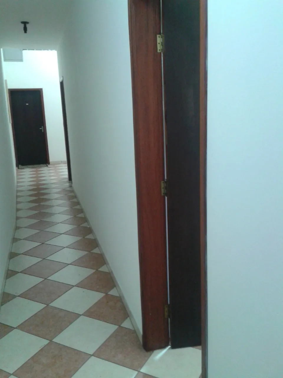 Imagem Sala Comercial para Locação no Centro de Sorocaba-SP: 1 Sala, 1 Banheiro, 12m² de Área
