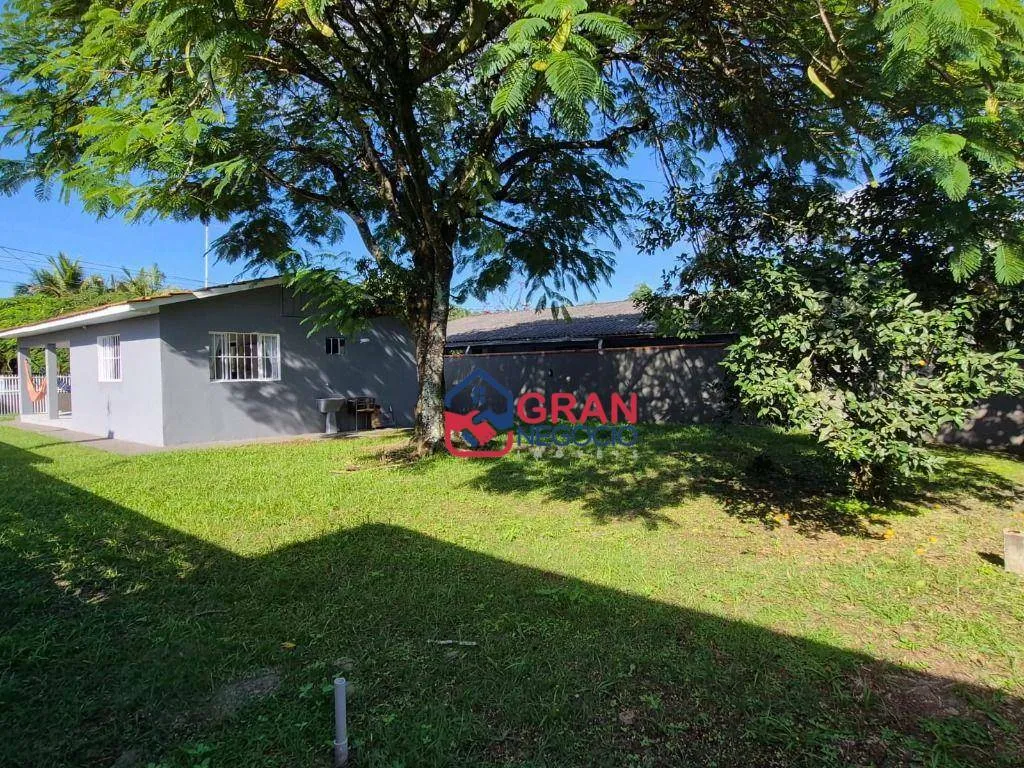 Imagem Casa Amplo Quintal em Pontal do Sul