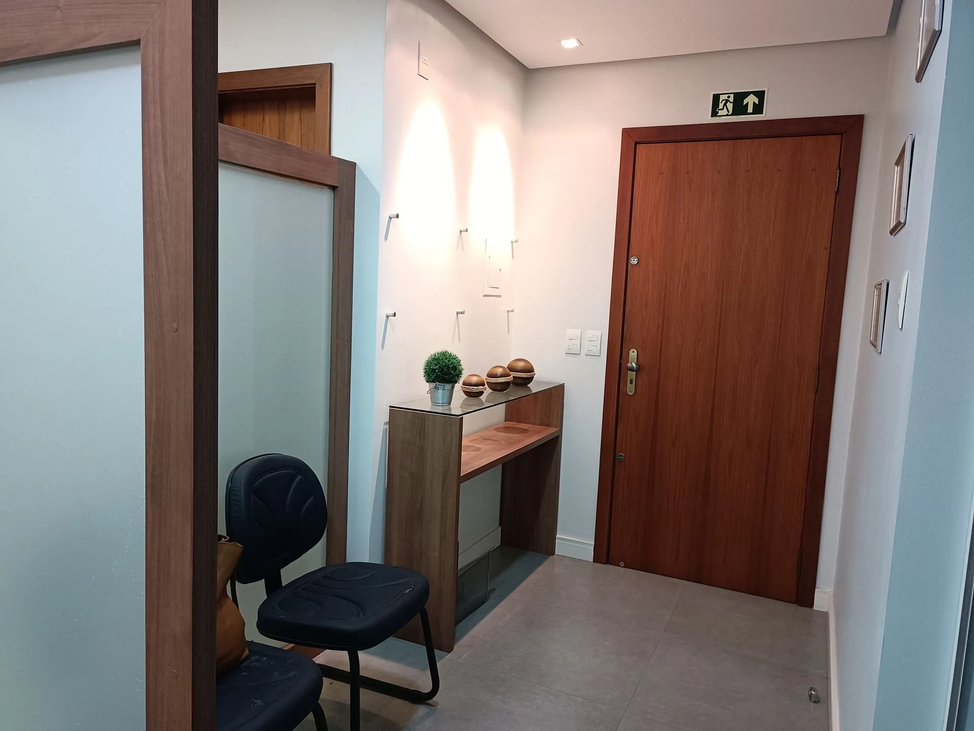 Imagem Sala comercial à venda em Porto Alegre, Menino Deus, 35.75m2