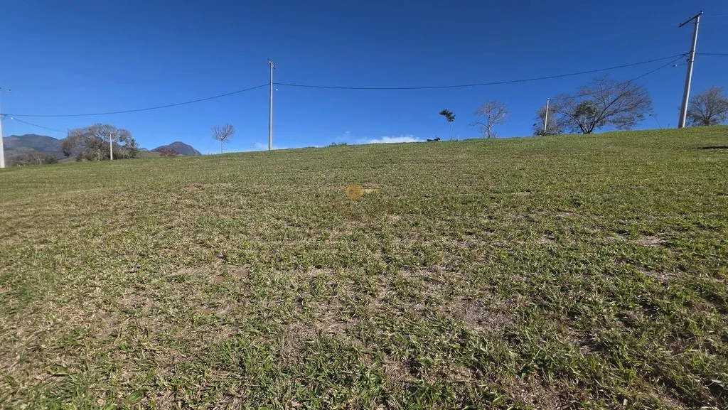 Imagem Terreno em Condomínio para Venda em Teresópolis / RJ no bairro Vale Alpino