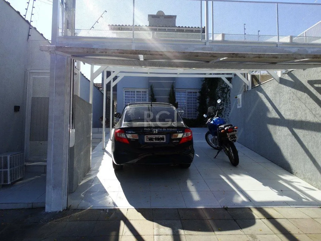 Imagem Casa para Venda - 244m², 3 dormitórios, sendo 1 suites, 2 vagas - Santa Tereza