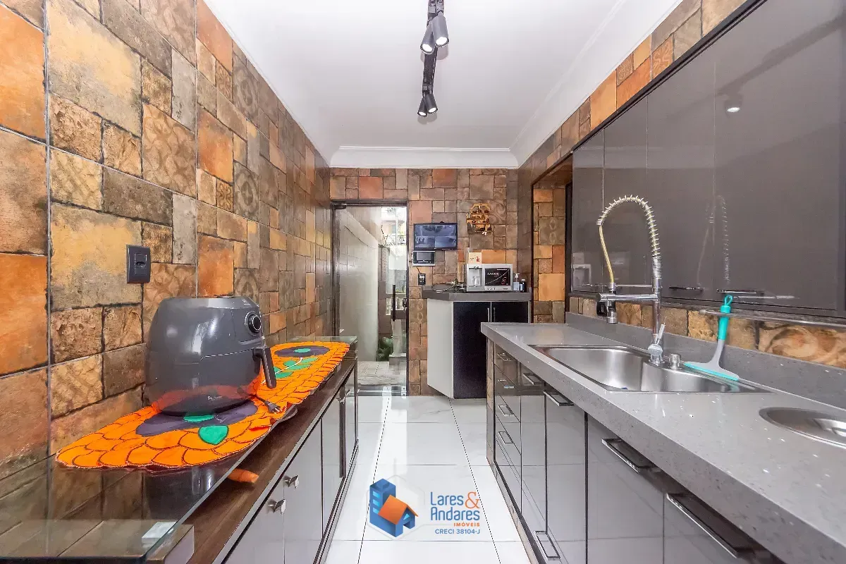 Imagem Sobrado para venda em Vila Nova - Zona Leste com 3 quartos, sendo 1 suíte, 286m²