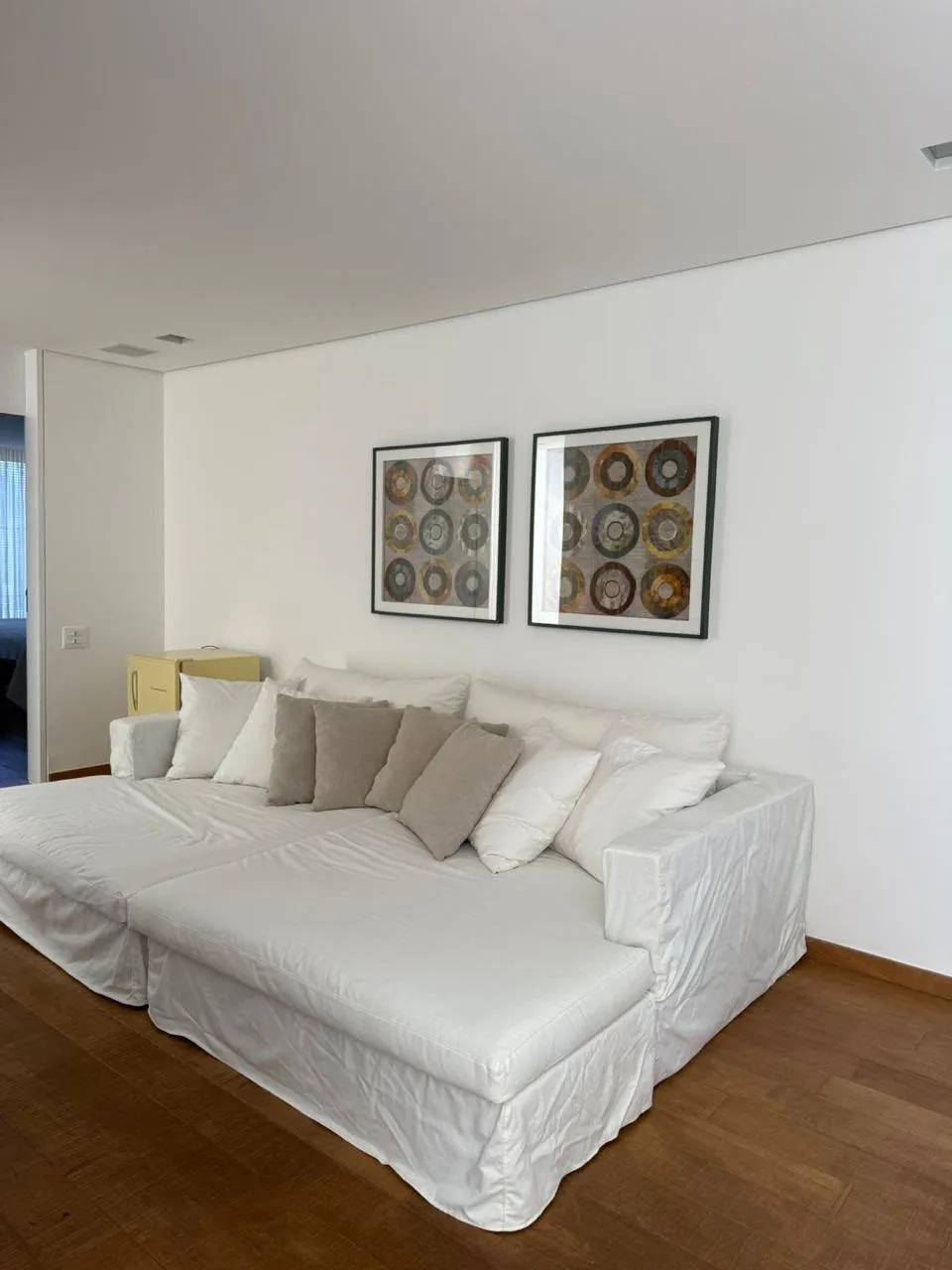 Imagem Casa de luxo para alugar na Fazenda Boa Vista, Villa Fasano dos Lagos, 462 m², 4 suítes, vista para o lago e lazer completo
