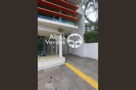 Imagem Vende-se apto em boa localização de Porto Alegre-1 Quarto- R$660.000,00