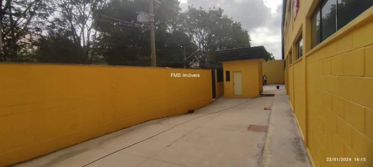 Imagem Galpão com 3600m² em Taboão da Serra - SP