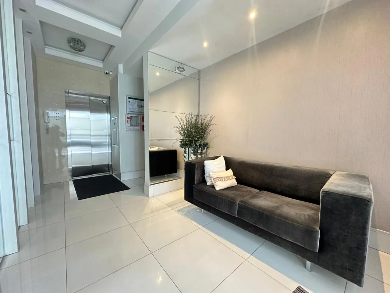 Imagem Apartamento à venda com 120m2 por R$ 2.500.000,00