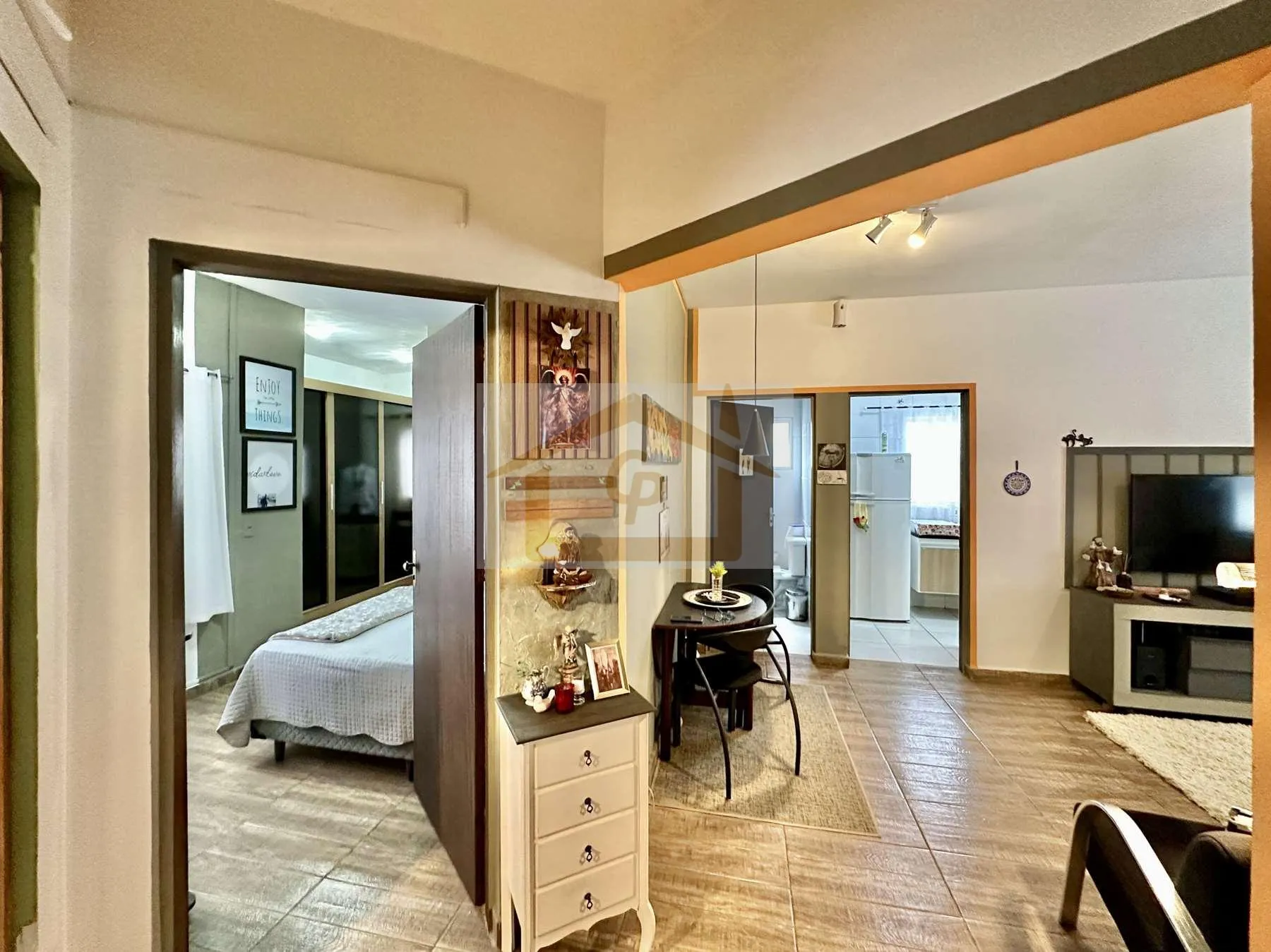 Imagem Casa Térrea, 2 quartos sendo um suíte , condomínio com Clube, 3 vagas