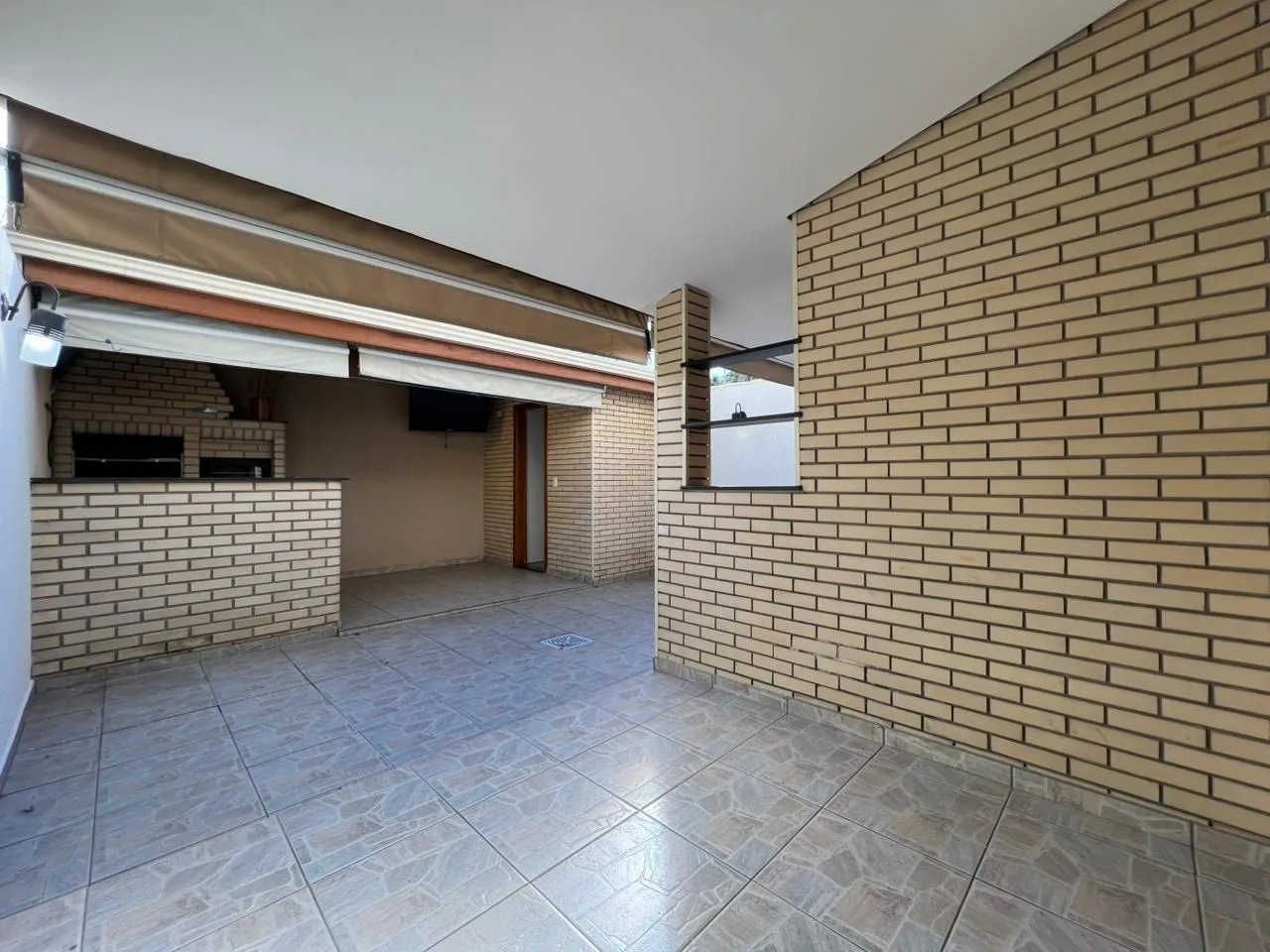 Imagem Linda casa mobiliada no Condomínio Village Salermo de 150m²