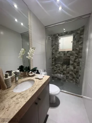 Imagem Linda casa em condomínio à venda em Lauro de Freitas-BA, Buraquinho: 4 quartos, 3 suítes, 2 salas, 1 banheiro, 2 vagas, 142m².
