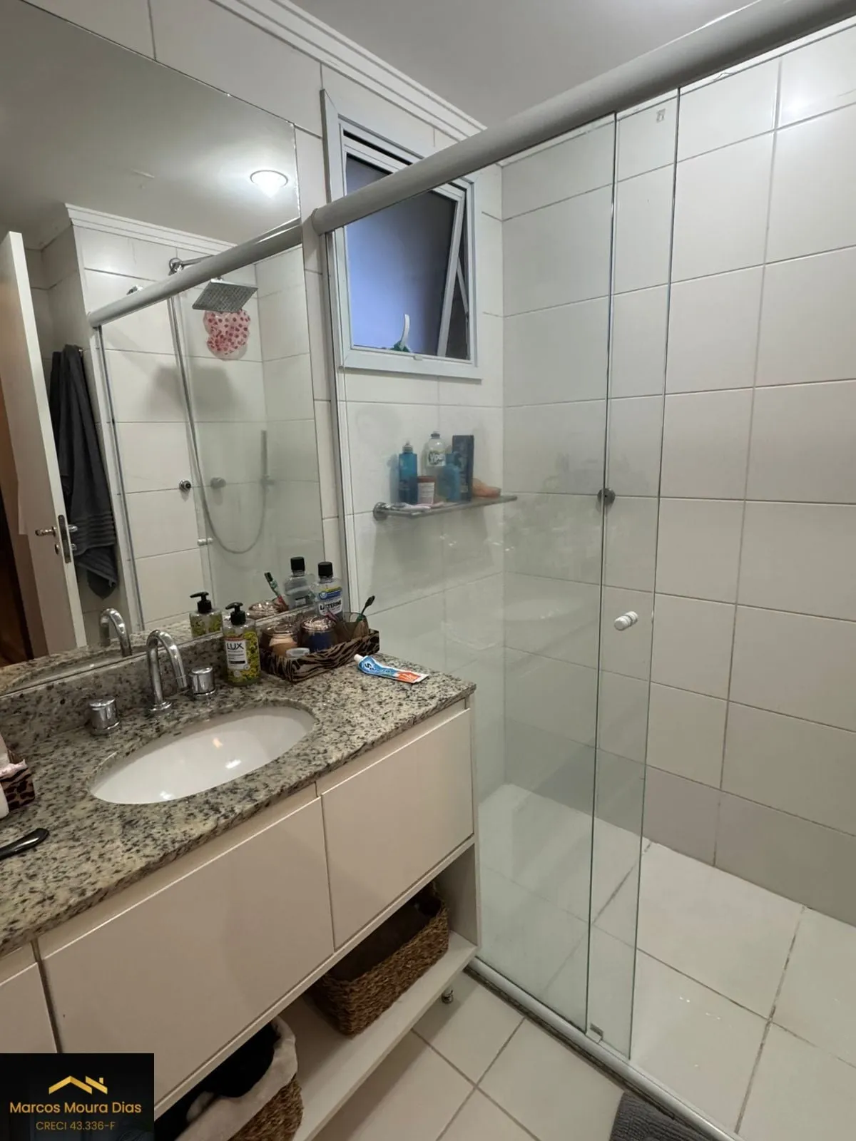 Imagem Apartamento com 4 dormitórios (1 suíte) , 2 Vagas de garagem, Edifício com Portaria 24 hs e Lazer