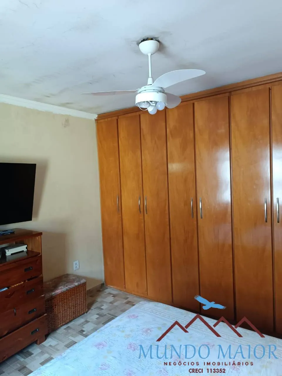 Imagem Sobrado Centro - 3 dormitorios e 1 suite e 2 Vagas -Casa Branca!!