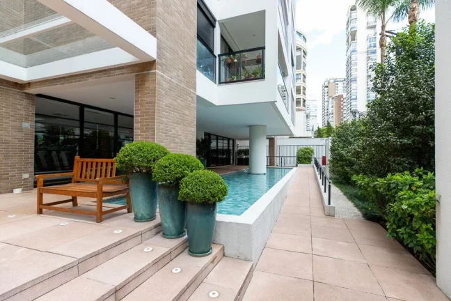 Imagem Apartamento à venda em São Paulo, Vila Nova Conceição, com 3 quartos, 161m2