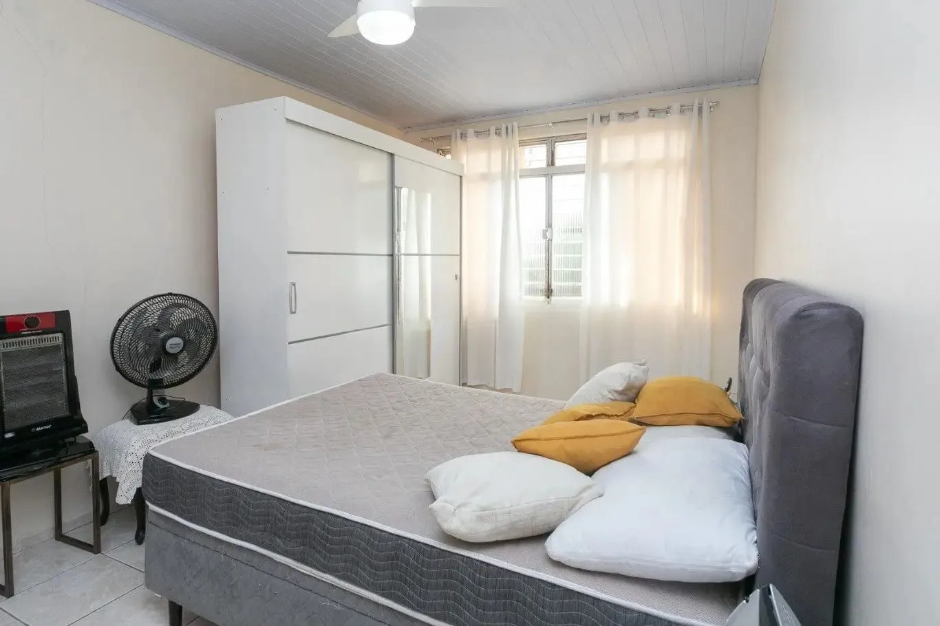 Imagem Casa com 2 dormitórios à venda em Partenon, Porto Alegre