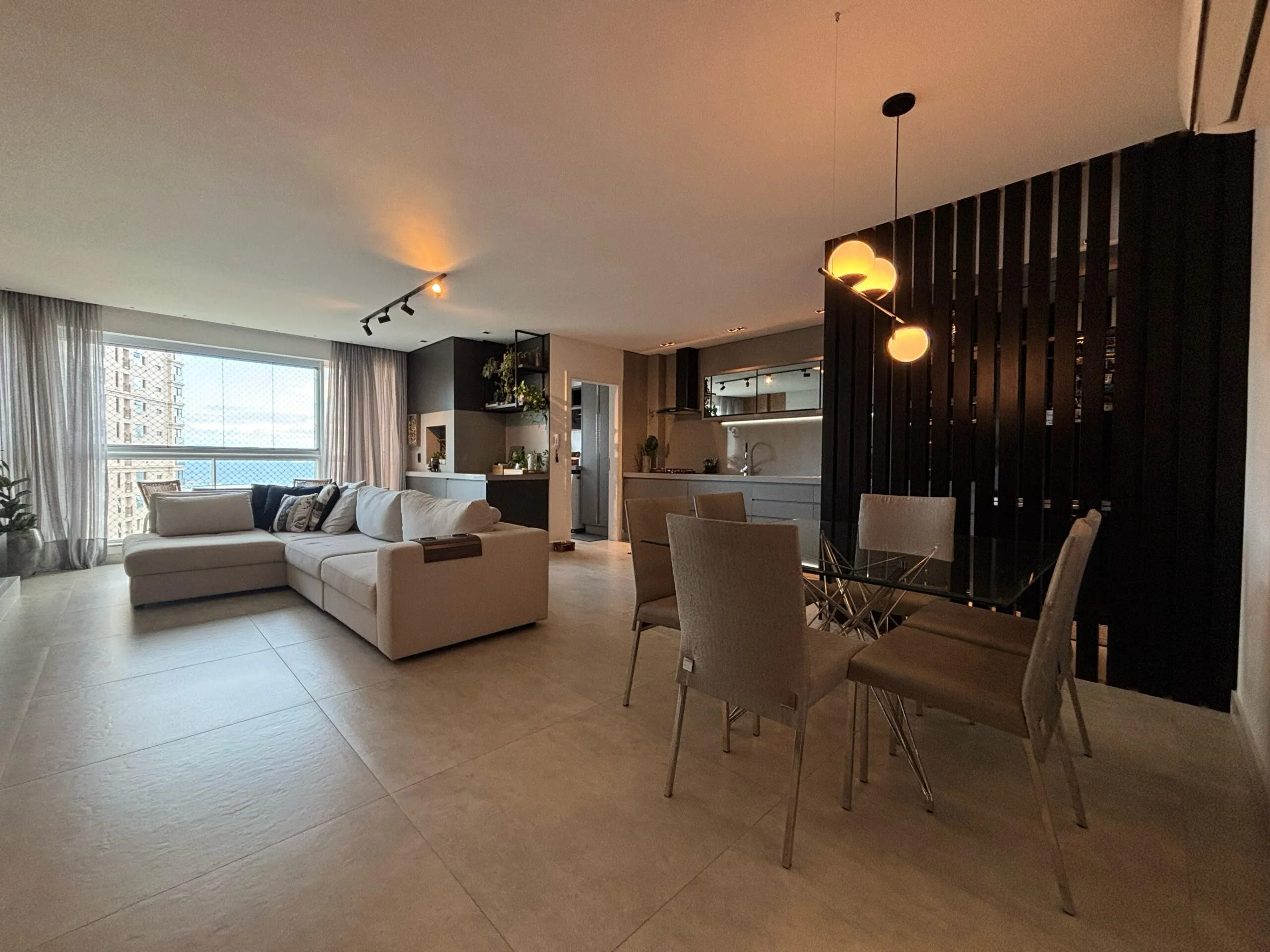 Imagem Apartamento com vista para o mar à venda com 105m2 por R$ 1.800.000,00