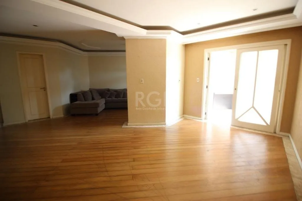 Imagem Casa para comprar com 4 dormitórios, 330m² - Chácara das Pedras - Porto Alegre