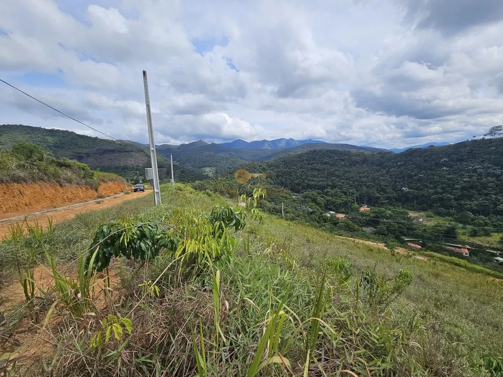 Imagem Terreno em Condomínio para Venda em Teresópolis / RJ no bairro Pessegueiros