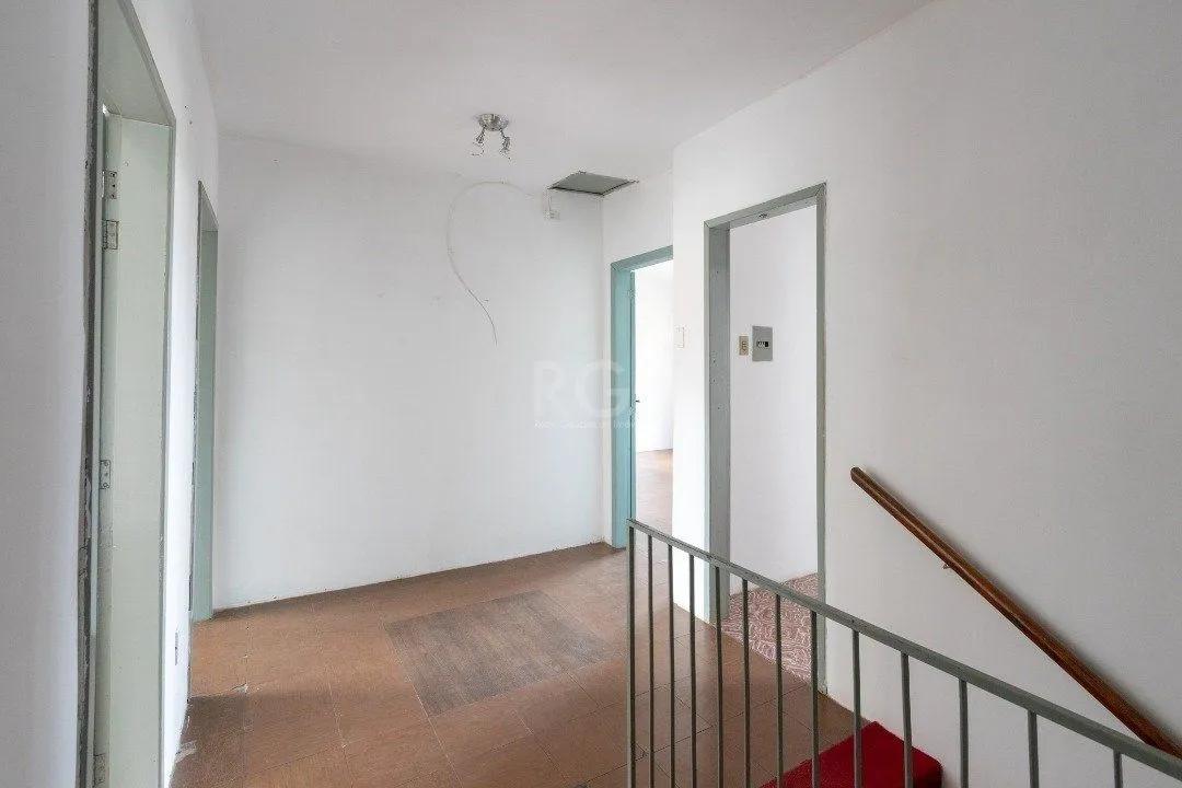 Imagem Casa para Venda - 220m², 3 dormitórios, sendo 2 suites, 2 vagas - Coronel Aparício Borges