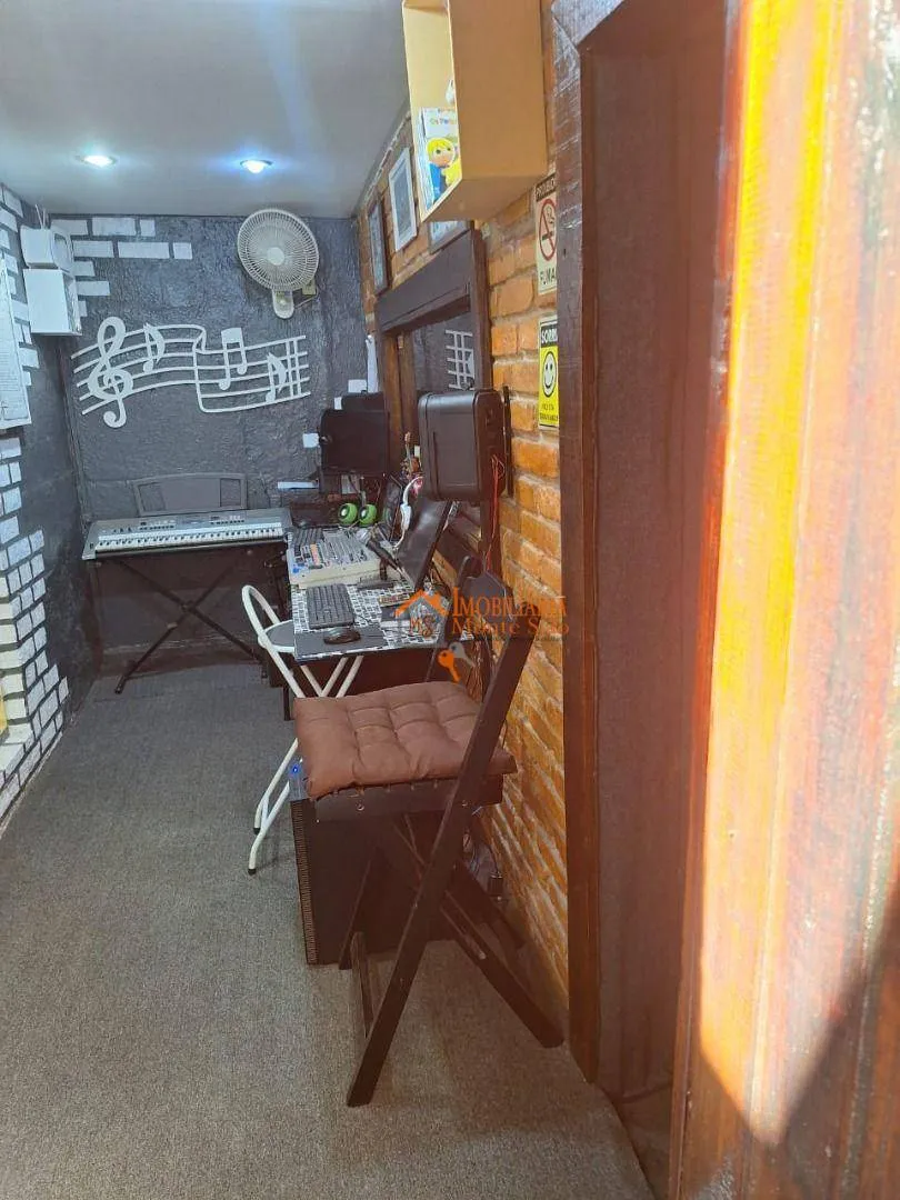 Imagem Casa com 3 dormitórios à venda, 118 m² por R$ 650.000,00 - Cidade Maia - Guarulhos/SP