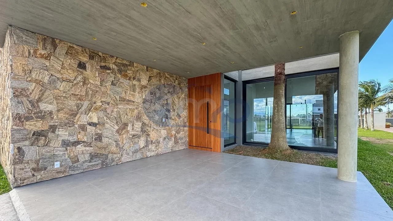 Imagem Casa de alto padrao com piscina privativa a venda na Costa do Mampituba, Passo de Torres/SC