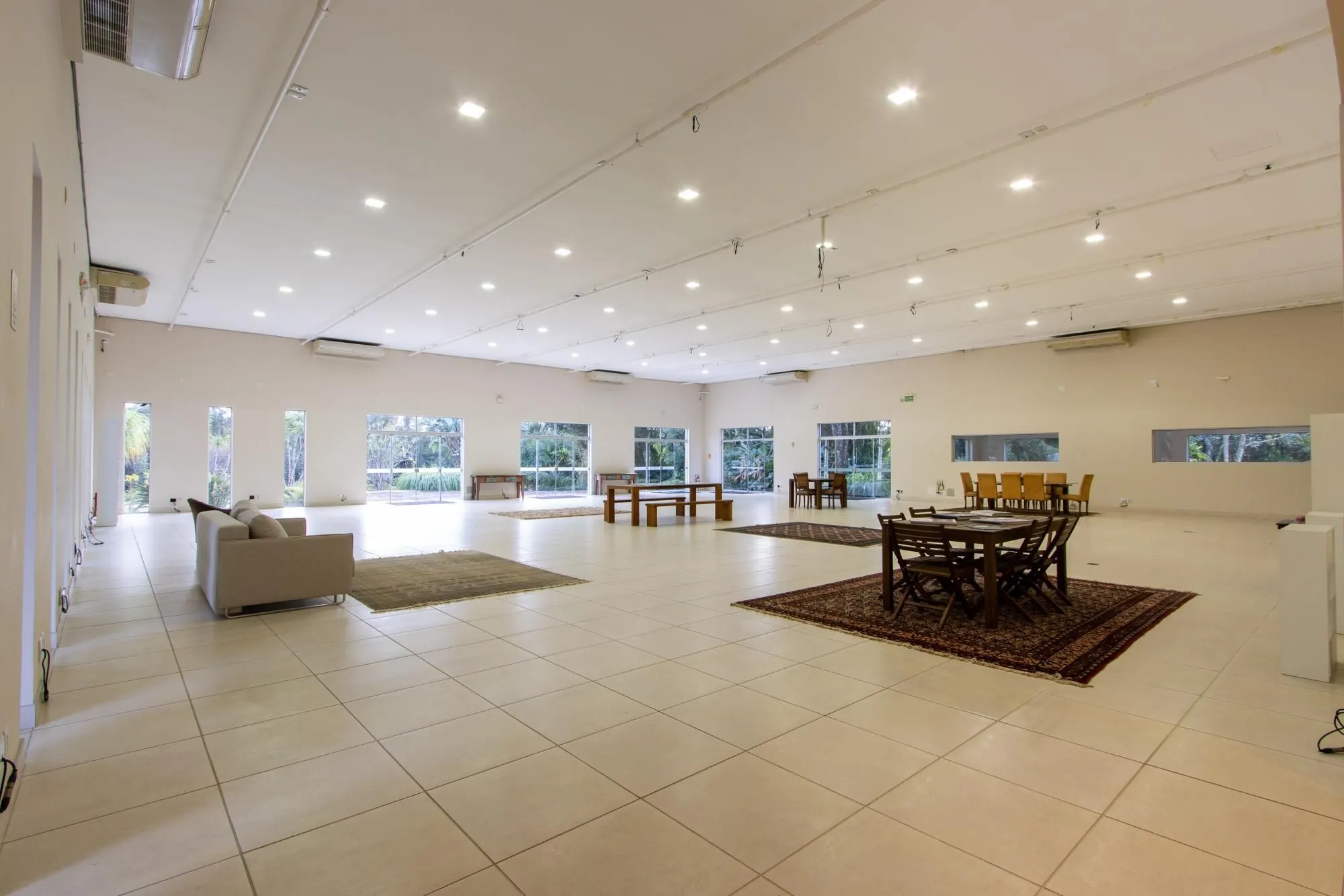 Imagem Outros para Venda - 1100m², 0 dormitórios, Belém Novo