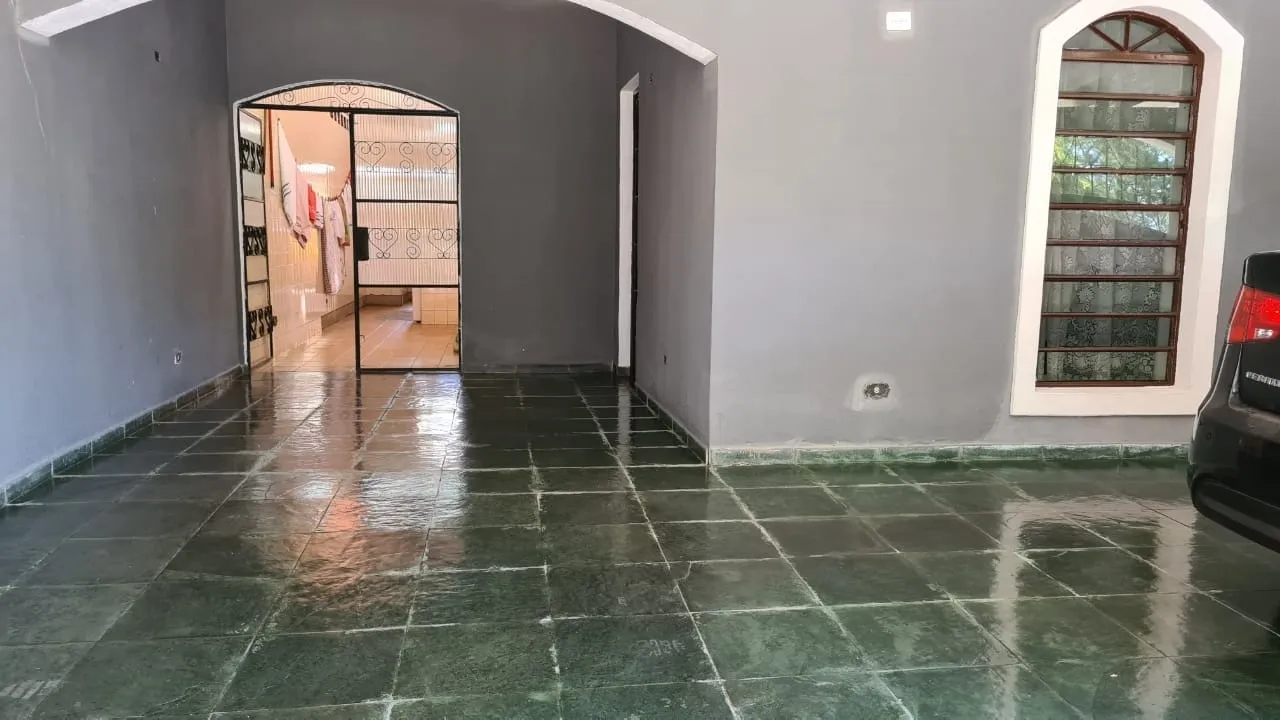 Imagem Casa à venda 3 Quartos, 1 Suite, 3 Vagas, 250M², Conjunto Habitacional Terra dos Ipês I (Norte), Pindamonhangaba - SP