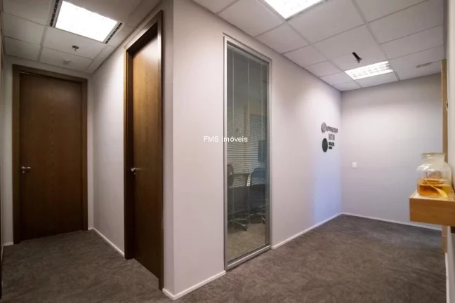 Imagem Andar comercial com 540m2 com renda na Faria Lima