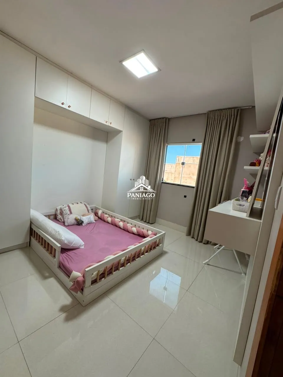 Imagem Sobrado de Alto Padrão com 3 Quartos, Piscina e Espaço Gourmet