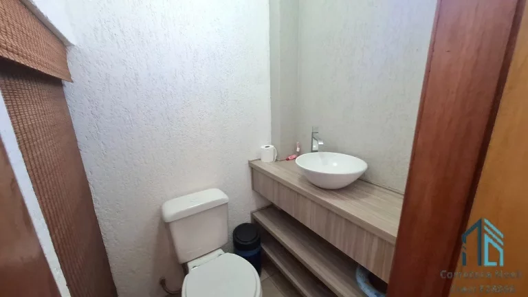Imagem Sobrado em condomínio, Semi mobiliado 03 quartos c/suíte, closet, no Uberaba em Curitiba PR