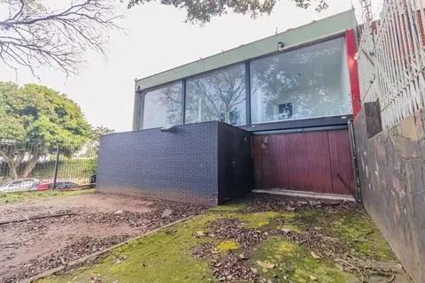 Imagem Oportunidade Única: Casa para Fins Residencial ou Comercial em Local Estratégico!