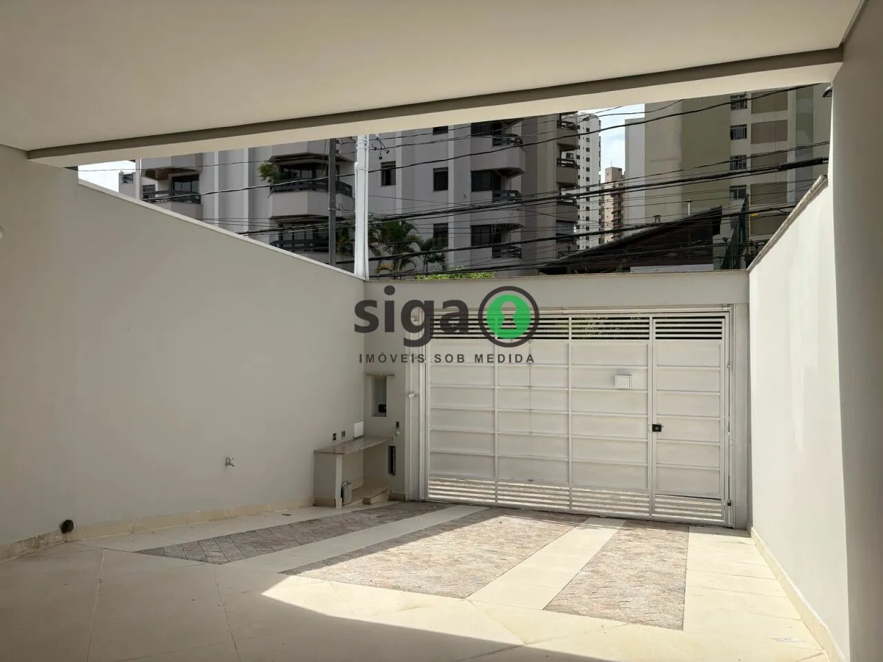 Foto do imóvel Casa à Venda - 220 m², 3 Suítes e Alto Padrão na Saúde!