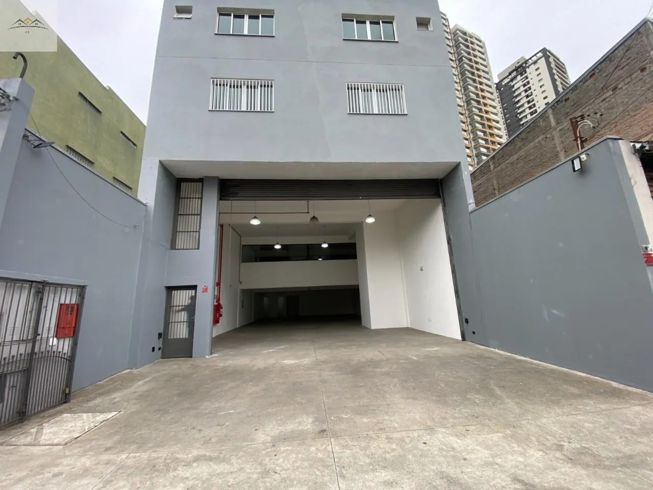 Galpão Comercial para locação em Osasco Vl. Osasco 300m² + 50m² de Mezanino