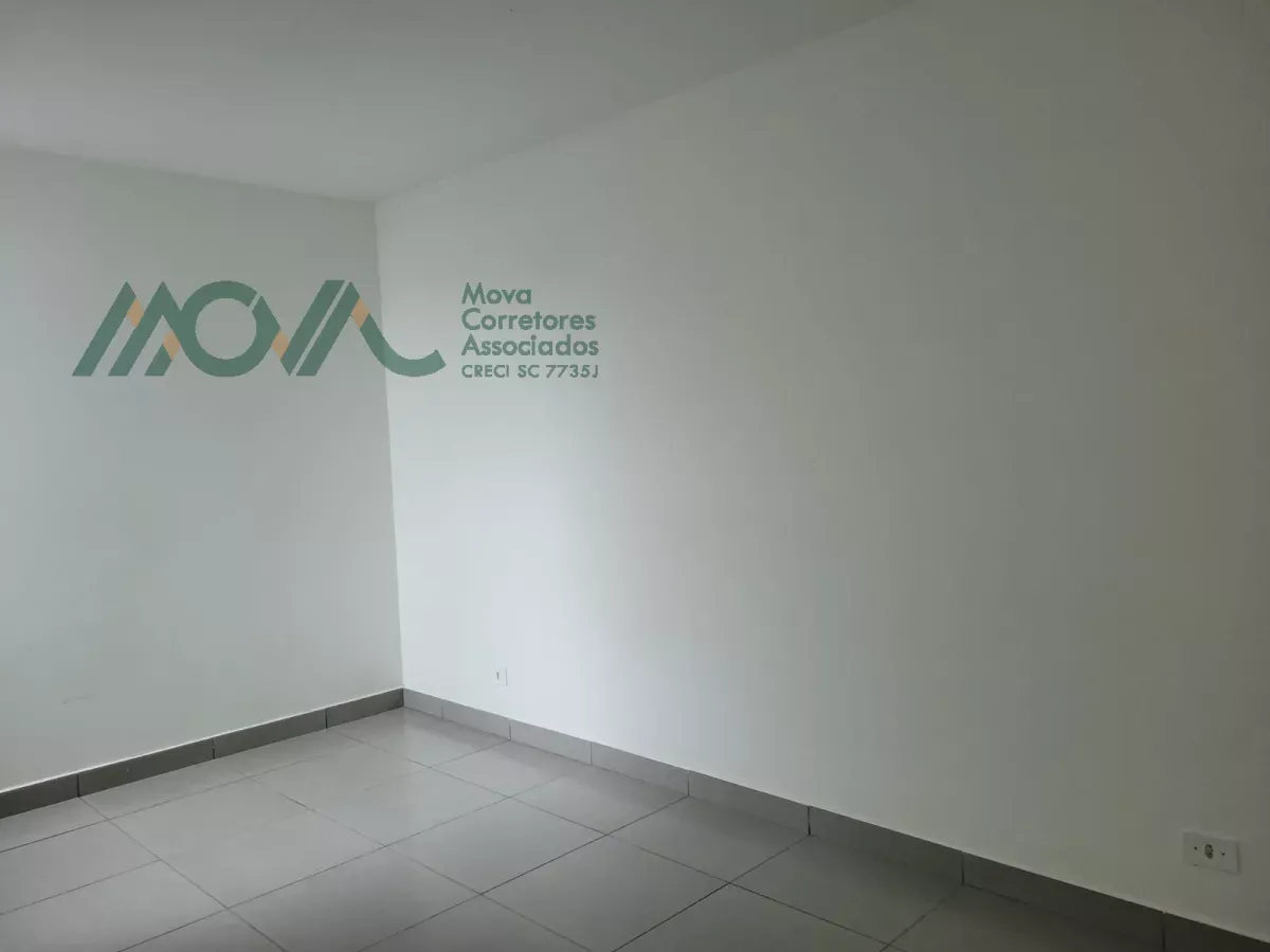 Imagem Casa de esquina, localizada no Balneário Farol do Itapoá II, com área construída de aproximadame...